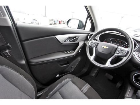 Used 2024 Chevrolet Blazer LT w/ Convenience Package FWD image 8