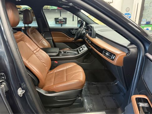 Used 2023 Lincoln Aviator Reserve w/ Equipment Group 201A AWD/4WD image 31