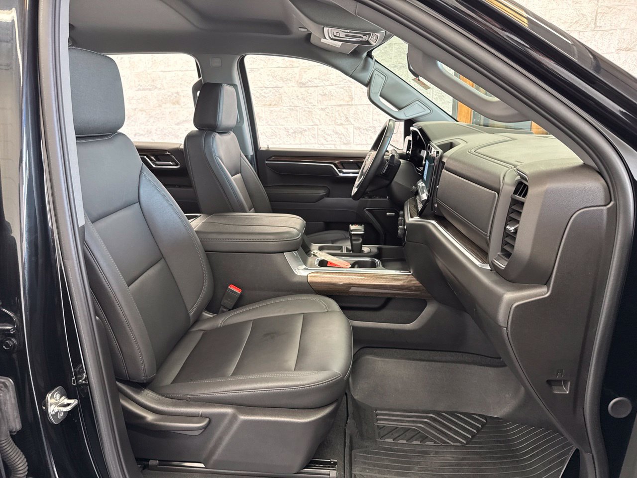 Used 2025 Chevrolet Silverado 1500 RST AWD/4WD image 49