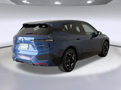 Used 2024 BMW iX xDrive50 w/ Premium Package AWD/4WD image 9