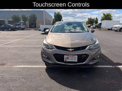 Used 2018 Chevrolet Cruze Premier FWD image 9