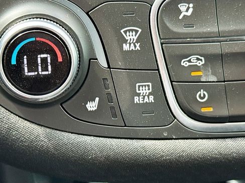 Used 2022 Chevrolet Malibu LT image 19