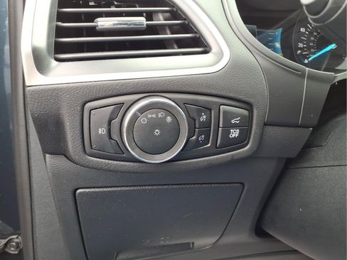 Used 2024 Ford Edge SEL w/ Convenience Package image 17