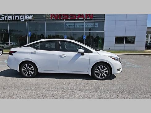 New 2025 Nissan Versa SV w/ Trunk Package FWD image 34
