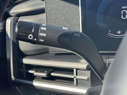 Used 2025 Hyundai Santa Fe SEL image 21