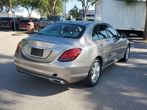 Used 2019 Mercedes-Benz C 300 4MATIC Sedan image 5