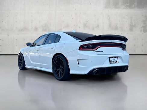 Used 2019 Dodge Charger Scat Pack image 4
