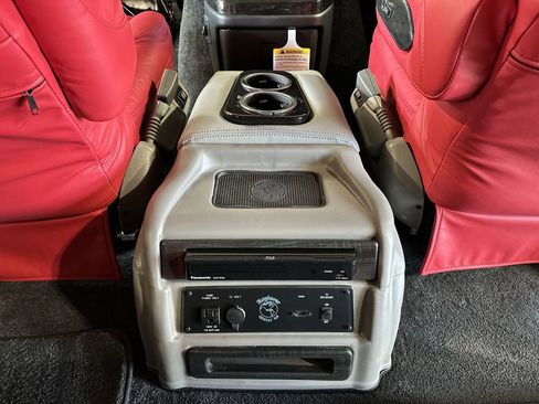 Used 2024 GMC Savana 2500 w/ Driver Convenience Package image 19