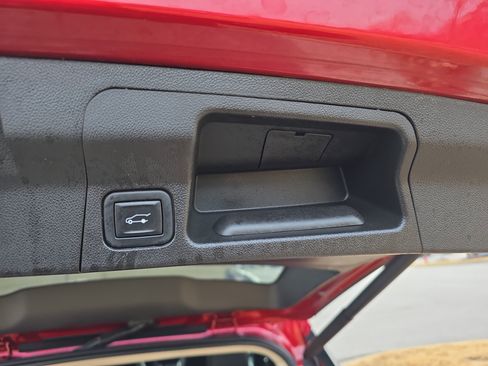 Used 2021 GMC Acadia Denali w/ Trailering Package image 13