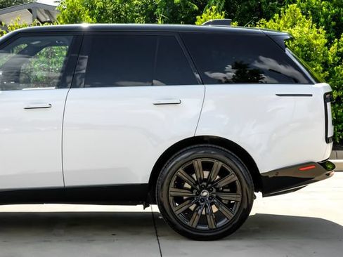 Used 2023 Land Rover Range Rover SE AWD/4WD image 17