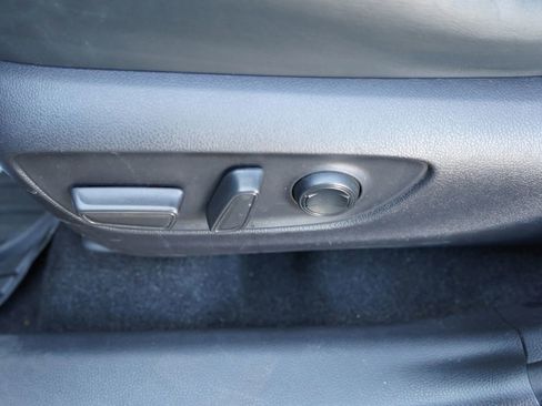 Used 2020 Toyota RAV4 Limited FWD image 16