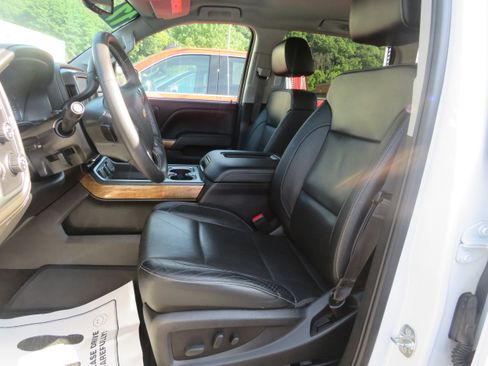Used 2017 Chevrolet Silverado 1500 LTZ w/ High Desert Package AWD/4WD image 11