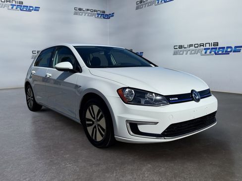 Used 2016 Volkswagen e-Golf SE w/ DC Fast Charging Package image 3