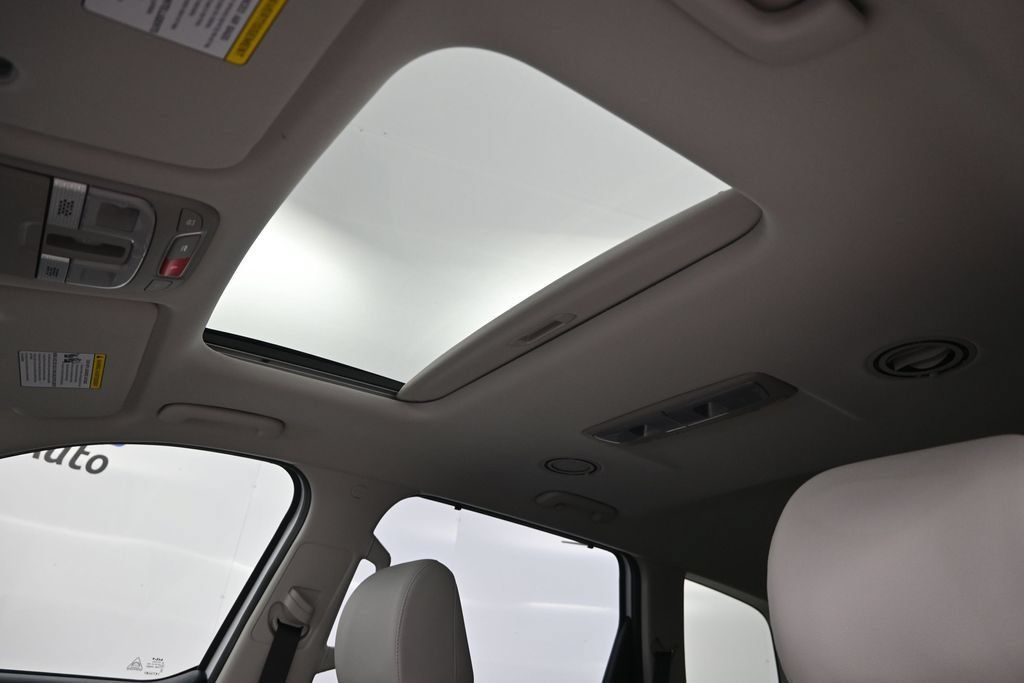 Used 2025 Kia Telluride EX w/ EX Captain's Chair Package FWD image 28
