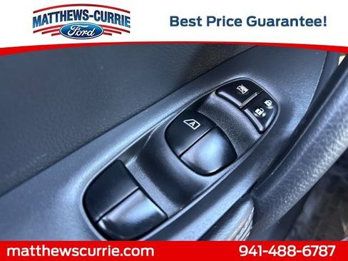 Used 2016 Nissan Rogue SV image 24