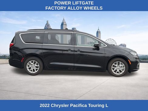 Used 2022 Chrysler Pacifica Touring-L FWD image 6
