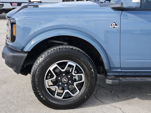 Used 2024 Ford Bronco Outer Banks AWD/4WD image 9