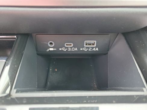 Used 2025 Subaru Outback Premium AWD/4WD image 12
