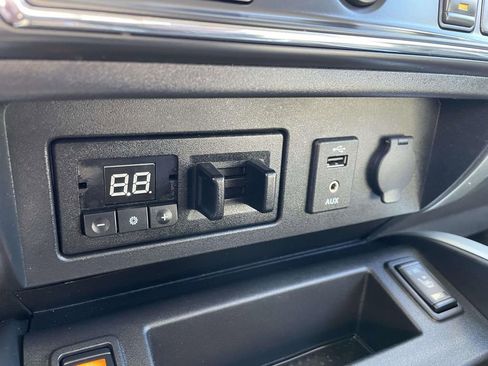 Used 2017 Nissan Titan SL image 30