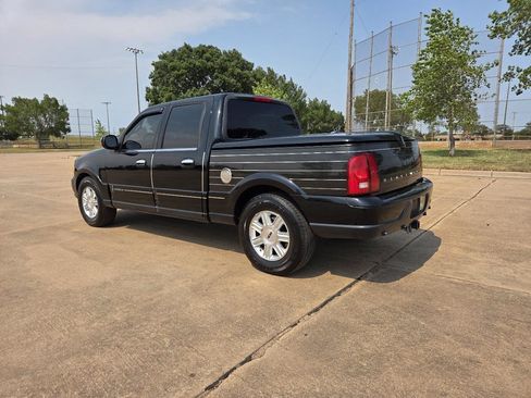 Used 2002 Lincoln Blackwood RWD image 6