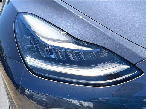 Used 2021 Tesla Model Y Long Range AWD/4WD image 30