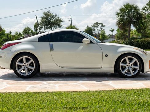 Used 2004 Nissan 350Z Touring w/ Cargo Convenience Pkg image 9