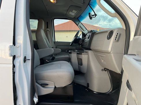 Used 2014 Ford E-350 and Econoline 350 XL w/ Power Windows & Locks Group image 18