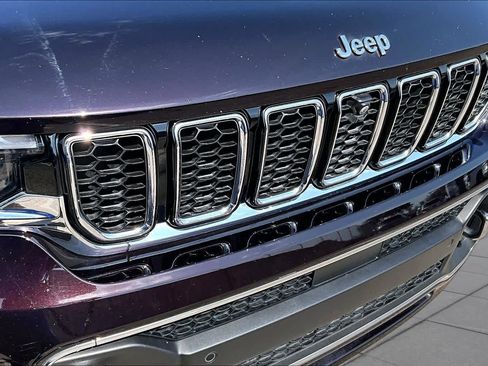 Used 2023 Jeep Grand Cherokee L Overland w/ Advanced Protech Group III AWD/4WD image 30