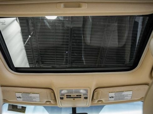 Used 2016 Toyota Camry XLE image 25