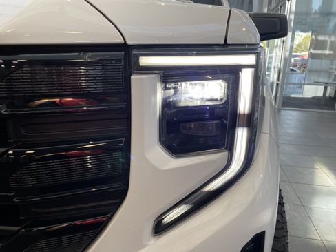 Used 2024 GMC Sierra 1500 Elevation AWD/4WD image 5