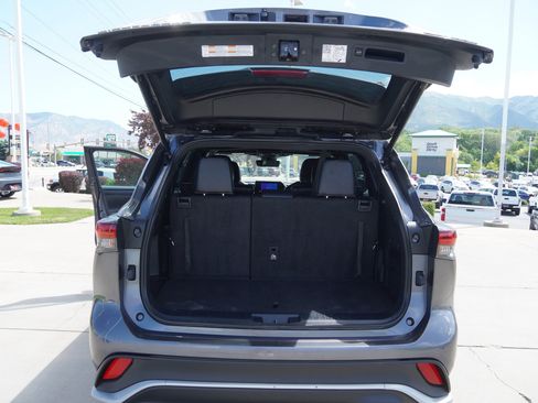 Certified 2024 Toyota Highlander XSE image 15