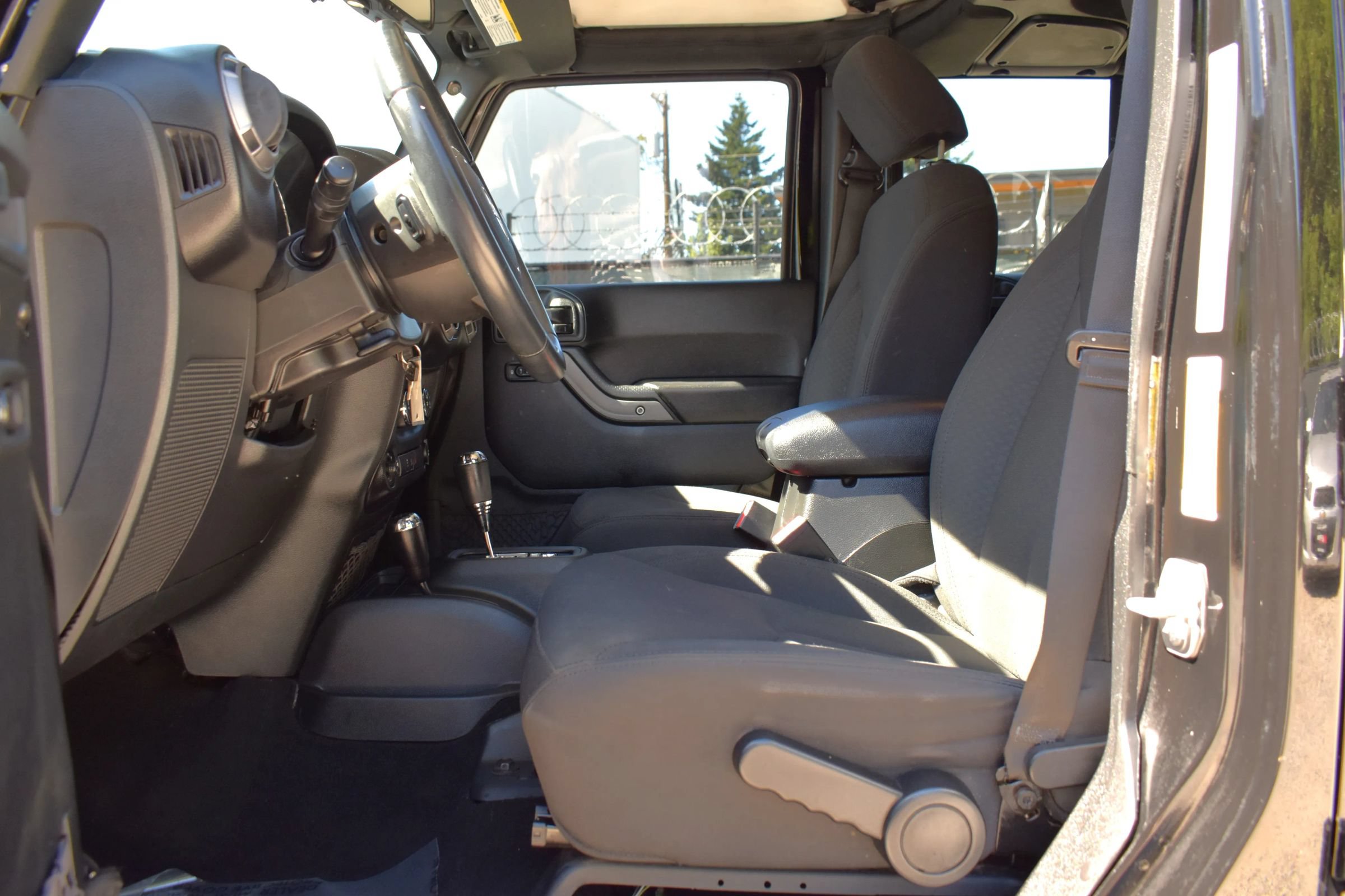 Used 2017 Jeep Wrangler Unlimited Sport w/ Quick Order Package 24S AWD/4WD image 12