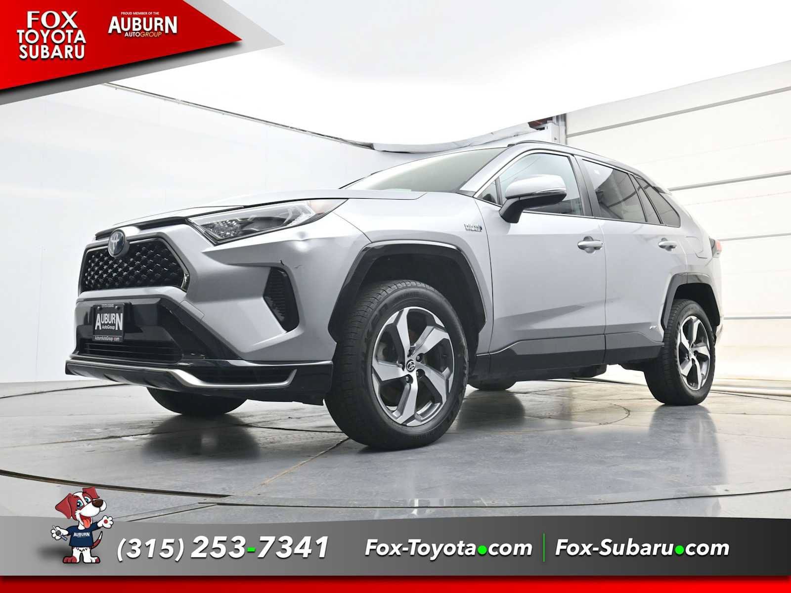 Used 2021 Toyota RAV4 SE w/ Weather & Moonroof Package AWD/4WD image 25