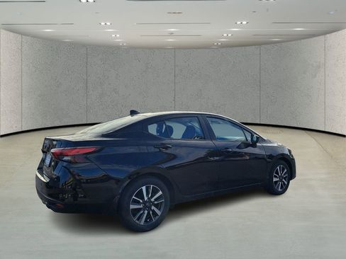 Used 2025 Nissan Versa SV w/ Trunk Package image 5