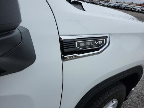 Certified 2025 GMC Sierra 1500 SLE image 8