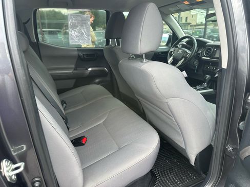 Used 2016 Toyota Tacoma SR5 image 14