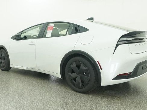 New 2026 Toyota Prius Plug-In Hybrid FWD image 21