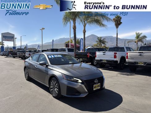 Used 2023 Nissan Altima 2.5 SV FWD image 1