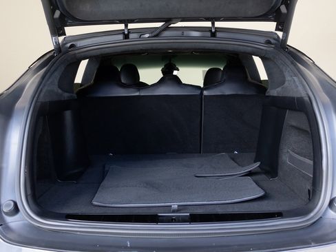 Used 2023 Tesla Model X image 15