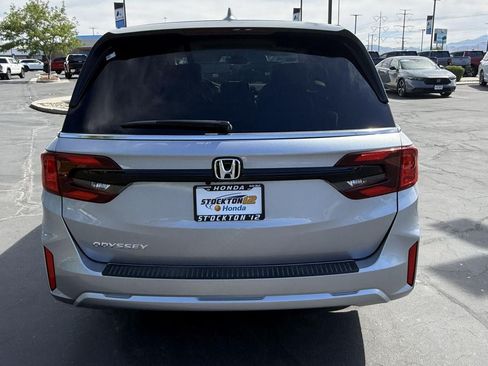 Certified 2026 Honda Odyssey EX-L image 8