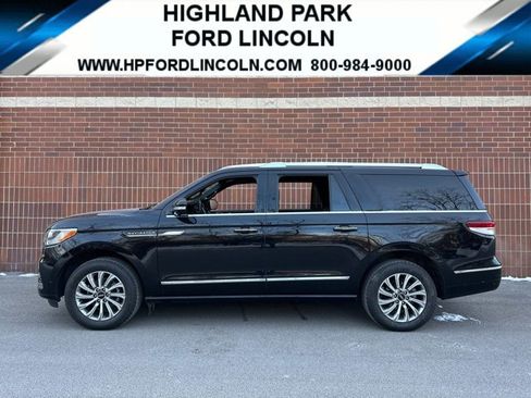 Used 2024 Lincoln Navigator L 4WD image 1