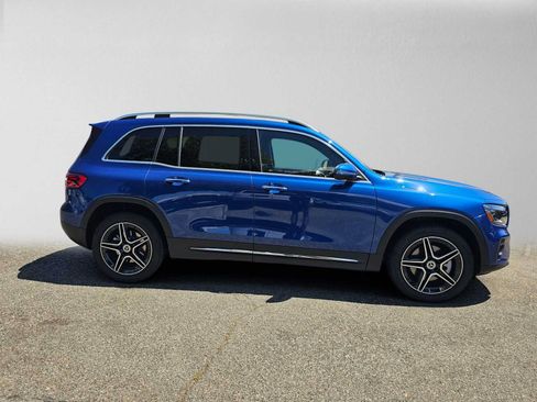 Used 2026 Mercedes-Benz GLB 250 image 2