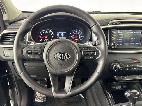 Used 2017 Kia Sorento EX AWD/4WD image 10