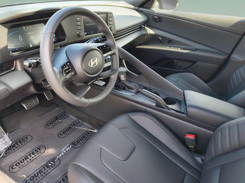 New 2026 Hyundai Elantra SEL Sport FWD image 17