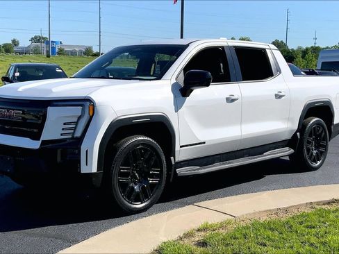 Used 2026 GMC Sierra EV Elevation w/ LPO, Elevation Dark Package AWD/4WD image 5