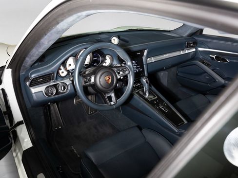 Used 2018 Porsche 911 Turbo AWD/4WD image 4