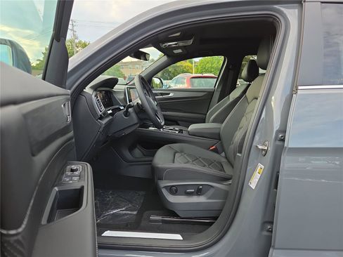New 2026 Volkswagen Atlas Cross Sport SE AWD/4WD image 11