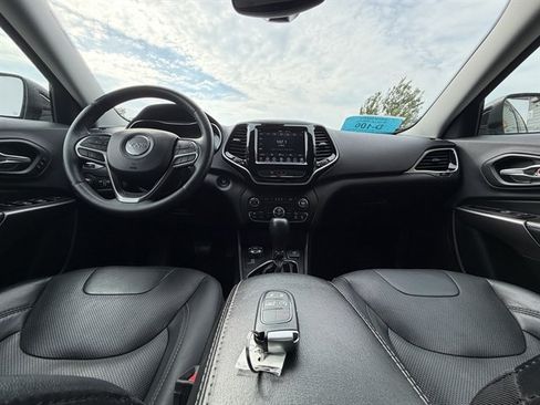Used 2019 Jeep Cherokee Limited AWD/4WD image 15