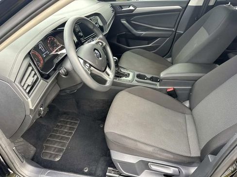 Used 2021 Volkswagen Jetta SE image 12