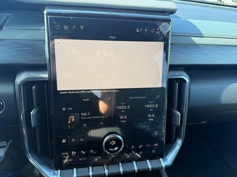 Used 2025 GMC Acadia AT4 w/ Super Cruise Package image 19